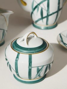 Jardin d’Arashiyama Hand-Painted Porcelain Teapot View 2