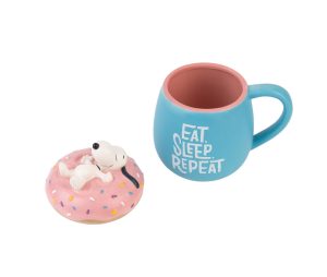 Snoopy Mug with Lid | 50 cl / 500 ml / 16.9 oz – 14.3 x 10.7 x 16.7 cm | Coffee Mug | Tea Mug | Cool Gifts | Snoopy Gifts View 2