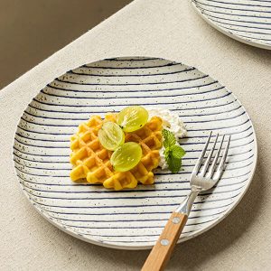 Japanese Minimalist Line-Drawn Ceramic Dinner Plate – Artisanal Tableware